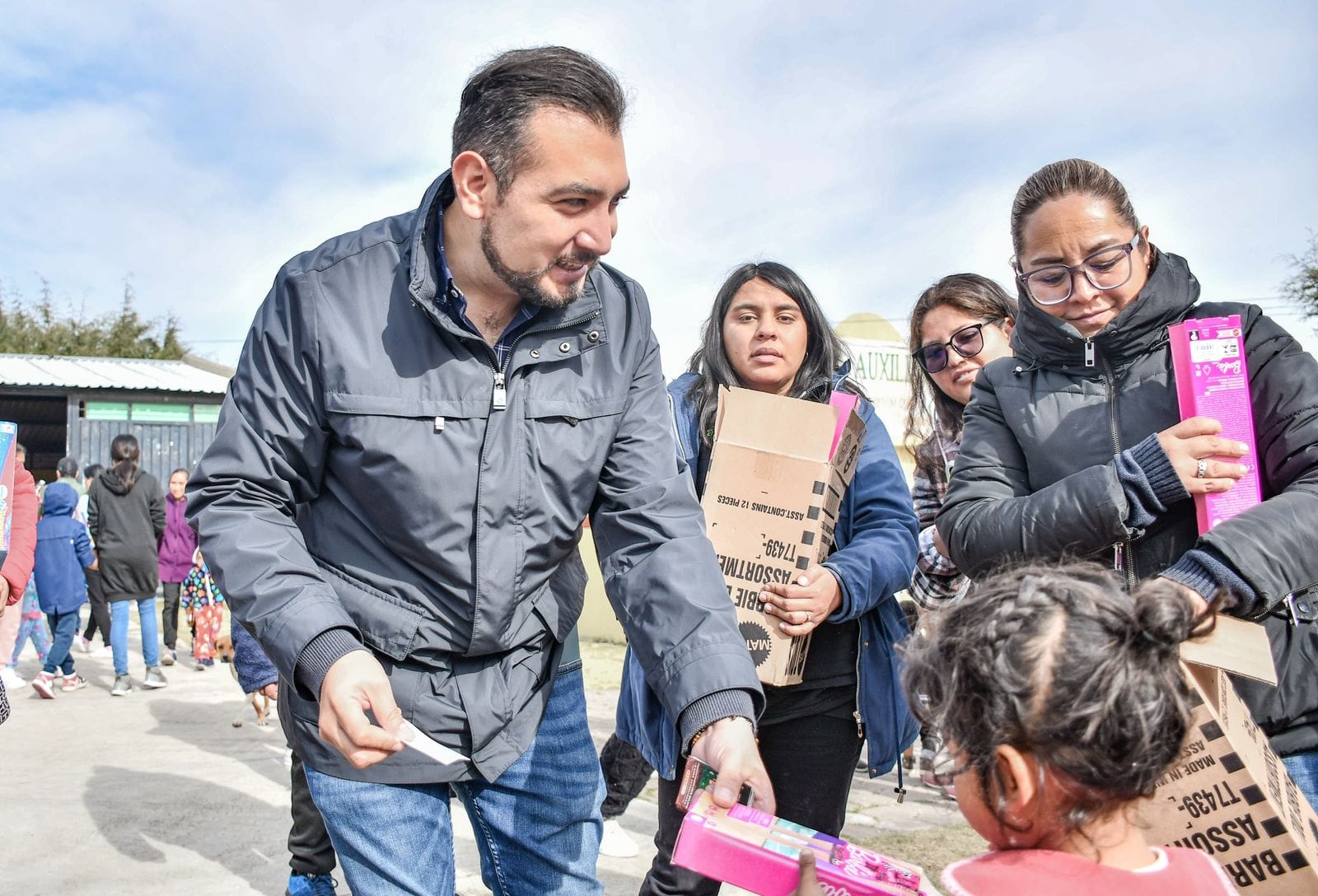 Lleva Chava Santos Segunda Jornada Mágica de Día de Reyes hasta comunidades cercanas a las faldas de la Malinche